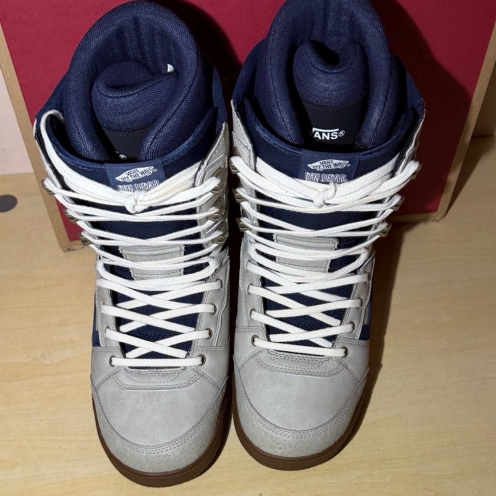 Vans Invado Pro Snowboard Boots - Picture 2 of 16